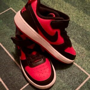 Nike Kids Red and Black Sneakers